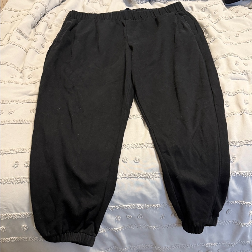 GAP Men's Jet Black Joggers